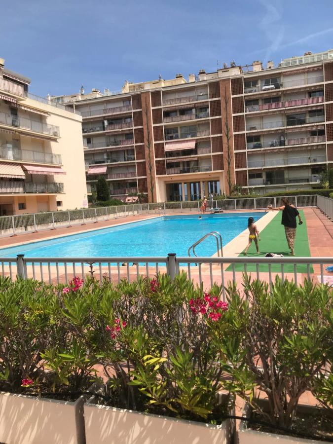 Studio Climatise Et Piscine En Bord De Mer Rocabruna Exterior foto